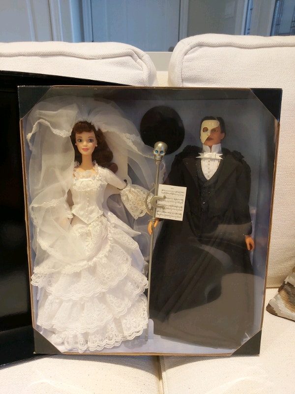 NRFB Phantom of the Opera, Barbie and Ken dolls (1998) Arts