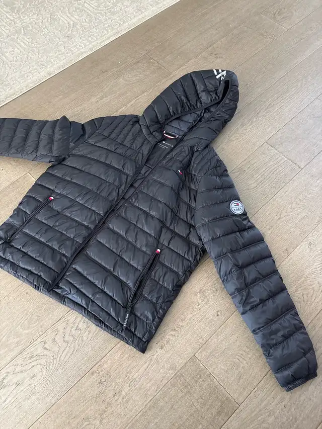 Tommy Hilfiger Men’s Coat  in Men's in Ottawa - Image 4