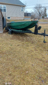 14' Dandurand Fiberglass Boat