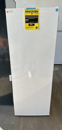 Congélateur neuf blanc 7pieds cube a 499.99$