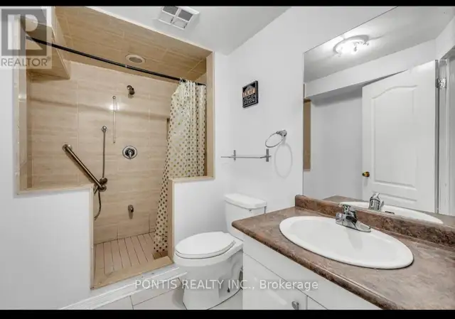 2 bedroom basement in brampton in Long Term Rentals in Oakville / Halton Region - Image 5