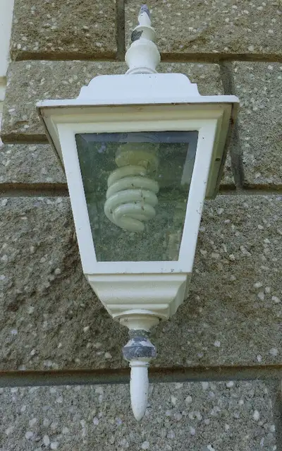 1 Lumière extérieure, View more