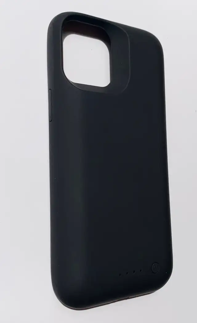 iPhone 12 Pro Max , 13 Pro Max, 14 Pro Max smart charger case in Cell Phone Accessories in Thunder Bay - Image 4