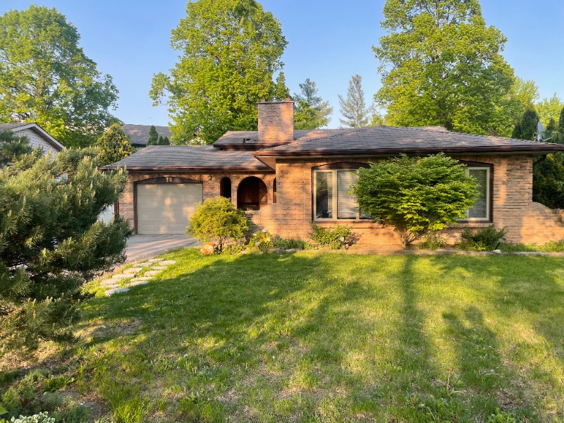 Brand New 2 Bed plus Den in Port Dalhousie, St. Catherines Long Term