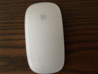 APPLE WIRELESS MOUSE