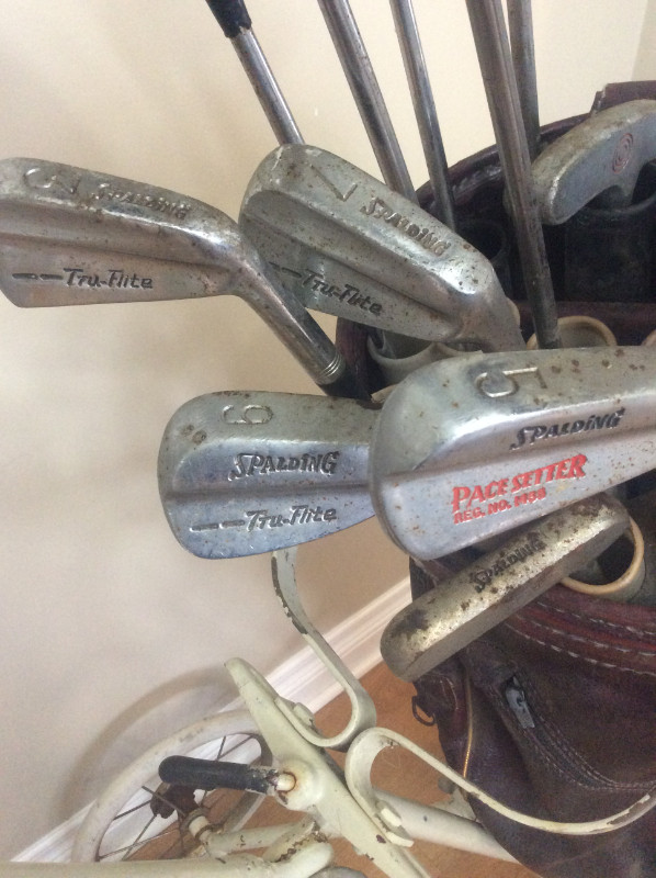 Vintage Push Golf Cart and Clubs in Golf in Winnipeg - Image 3