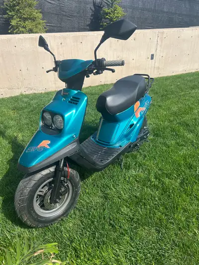 For sale or trade 49 cc Yamaha bwsr scooter New HID head lights , tail light and signals Runs well I...