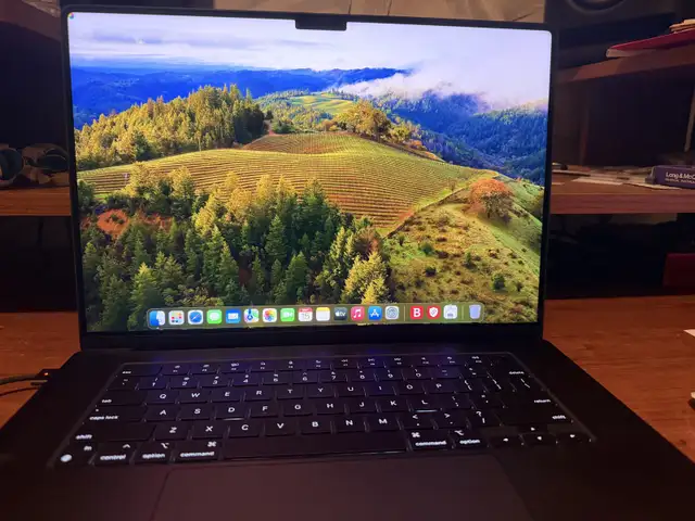 MacBook Pro 16” M3 – 18GB RAM – Near New (10 Battery Cycles) in Laptops in Edmonton - Image 5