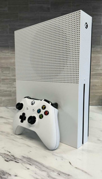 Xbox One S + Controller + 3 Games