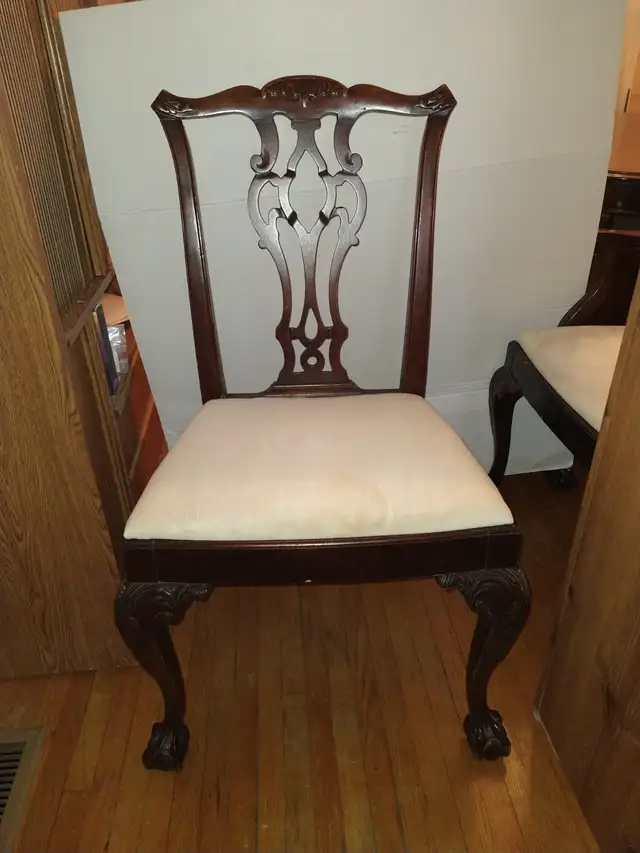 Rare Antique Mahogany Dining Room Set in Dining Tables & Sets in City of Toronto - Image 8