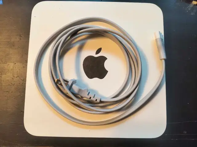 1TB Time Capsule Airport Router  in Networking in Calgary - Image 2