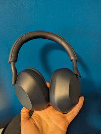 Sony WH XM5's Headphones