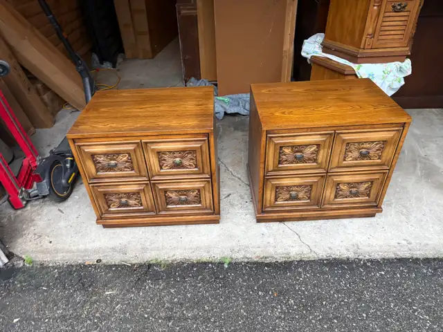 Free delivery used 2 Vintage Oak Wood End Table