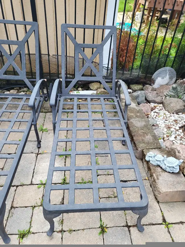 CAST ALUMINUM black lounge chairs with wheels Hauser in Patio & Garden Furniture in Mississauga / Peel Region - Image 4