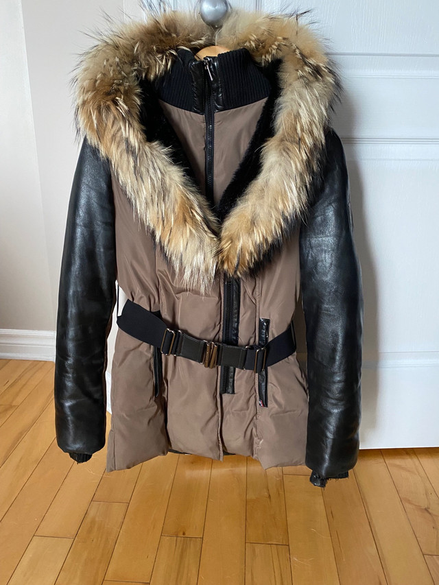 Manteau hiver small  dans Femmes - Hauts et vêtements d'extérieur  à Ville de Montréal