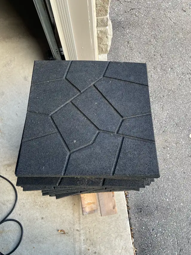 rubber pavers/tiles  in Floors & Walls in Markham / York Region - Image 3