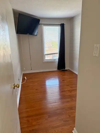 Room for rent in 3 Bedroom - 1 Bathroom in Nepean