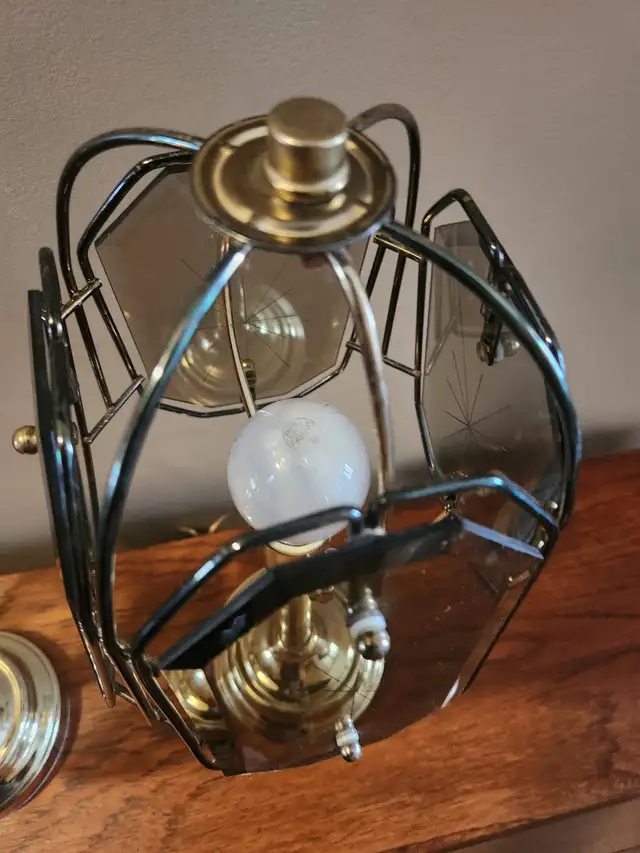 PAIR OF VINTAGE BRASS & SMOKED-GLASS TABLE LAMPS in Indoor Lighting & Fans in Oakville / Halton Region - Image 8