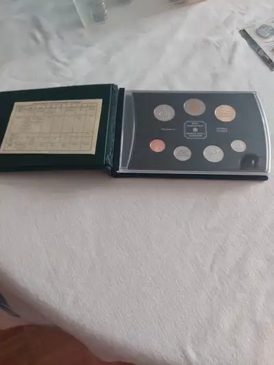 1999 colectable coin set, View more