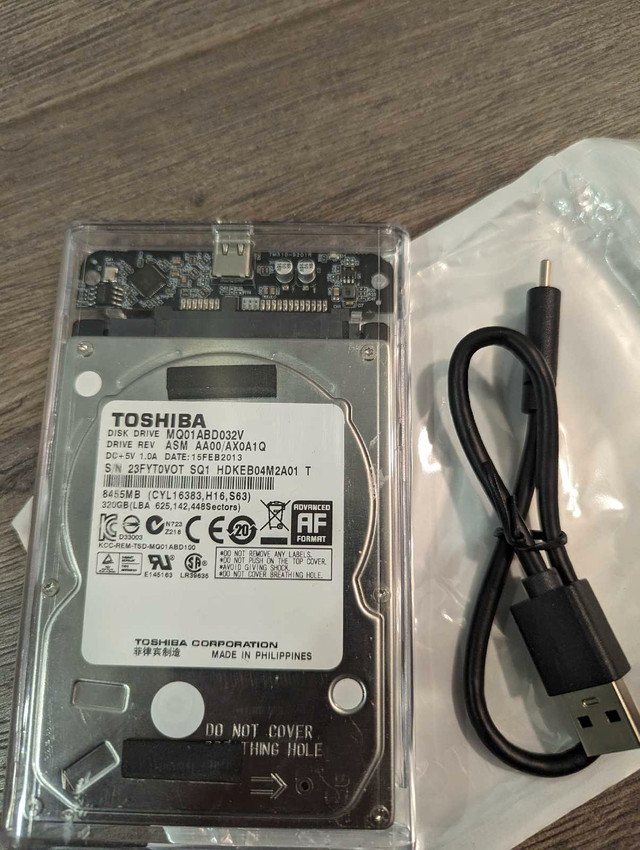 NIP - Toshiba 320GB HARD DRIVE in External Case with Cable in Laptop Accessories in Oshawa / Durham Region - Image 2