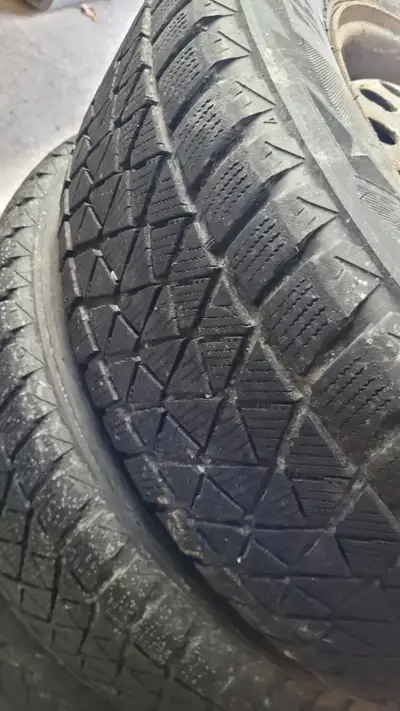 Sellingva set of 225/60 R17 Bridgestone Blizzak DMV2 tires on steel rims from our 2010 Sienna. Tires...