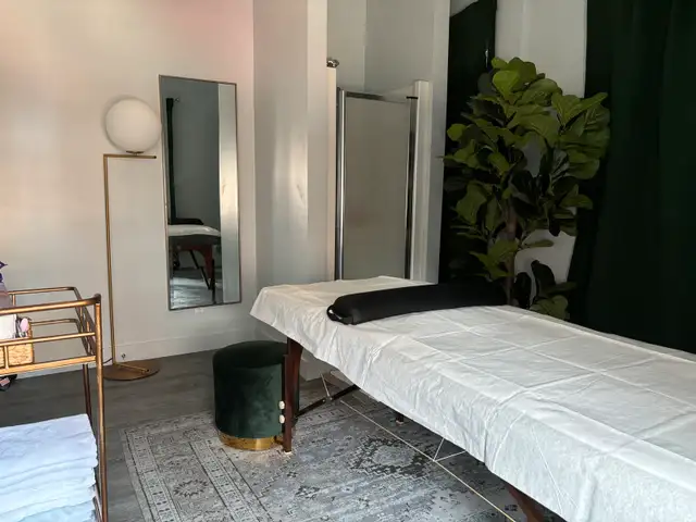 Mtl East Pearl Quality Massage -76162864742940289121