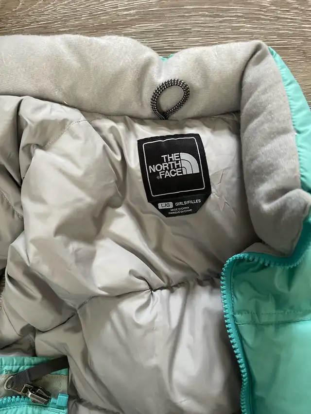 North Face down vest  Youth L in Kids & Youth in Calgary - Image 4
