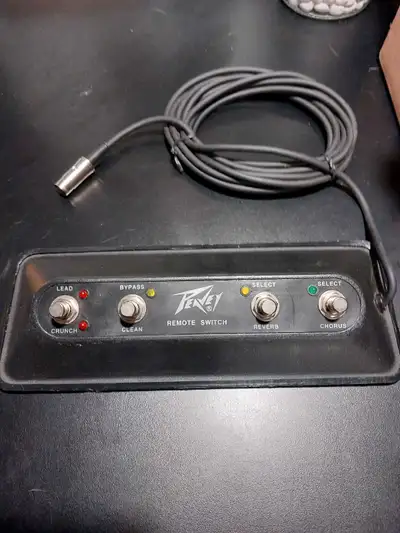 Peavey 4 button footswitch pedal amp controller. 7 pin. For peavey studio chorus, stereo chorus, and...
