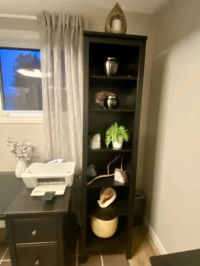 Bookshelves With Matching Desk in Bookcases & Shelving Units in Edmonton - Image 5