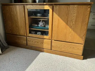 Old hippy buffet, View more