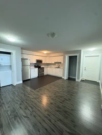 2-bedroom suite in North Nanaimo offers incredible ocean views. Features: • 2 spacious bedrooms • Fu...