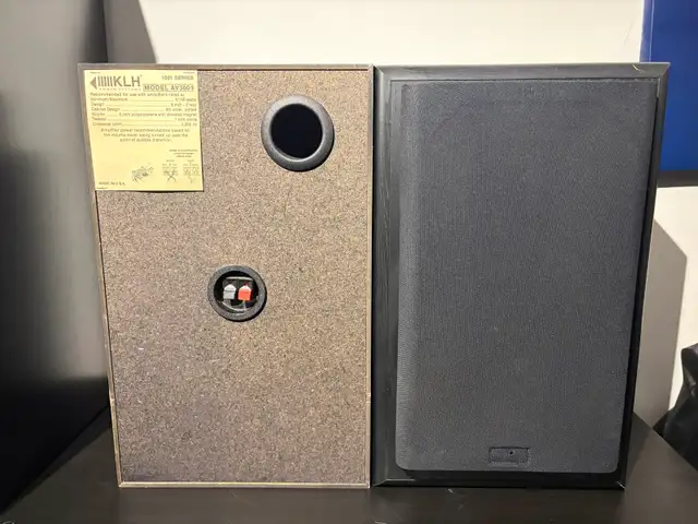 KLH bookshelf speakers in Speakers in Mississauga / Peel Region - Image 3