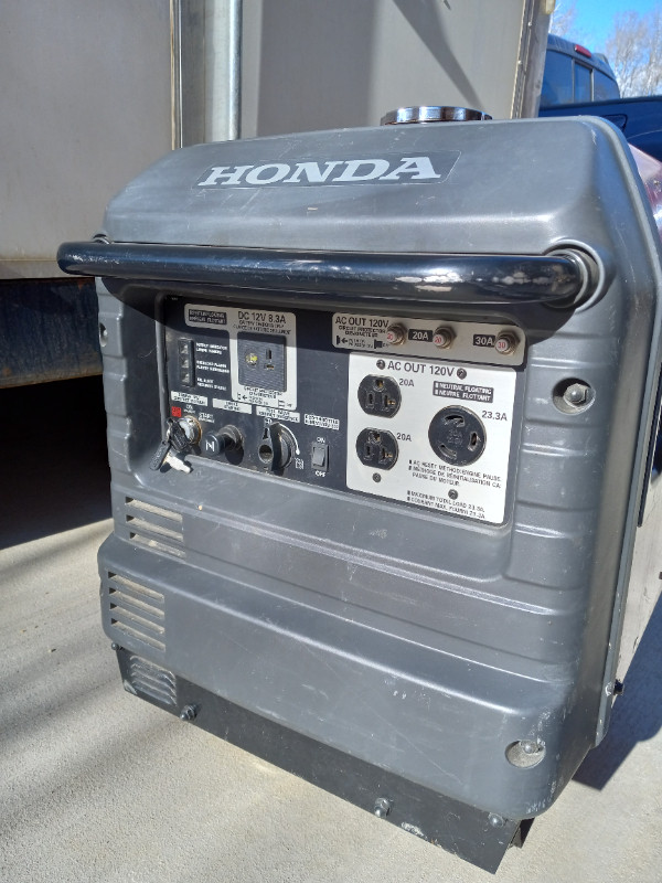 Honda 3000 Generator in Other in Edmonton - Image 2