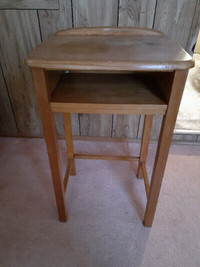 Petite Table en bois antique  #332