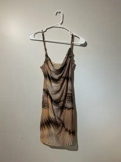 brand new with tags Forever 21 dress in size small. Pick up in amherstview or $5 delivery to west en...