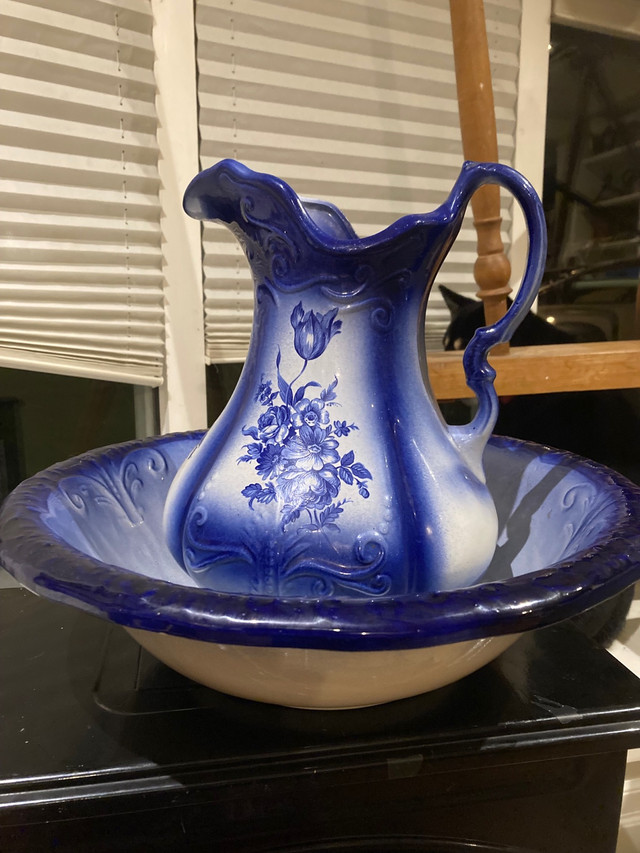 Vintage wash basin / sink and pitcher in delft blue | Arts & Collectibles |  Oakville / Halton Region | Kijiji