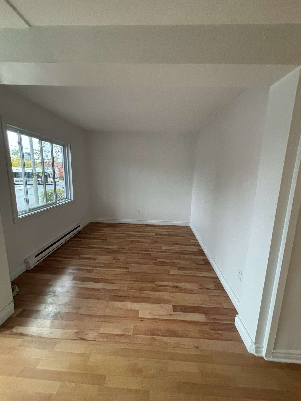 4½ for Rent – Saint‑Hubert, QC (Available Sept 15) — photo 3