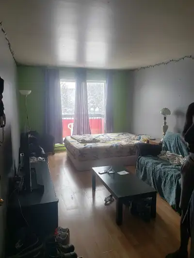 chambre à louer 450 332 6693, View more