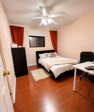**Private Room Available for Female – North York ** Hi everyone! I have a private room available for...