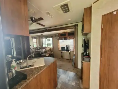 Roulotte de la parc 40.9' (12.45 mètres) CONQUEST - GOLFSTREAM 2014 (Manufacturé le 10 octobre.2013)...