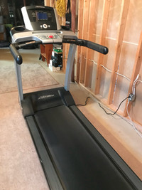 Life Fitness T3 Treadmill, Commercial Grade!