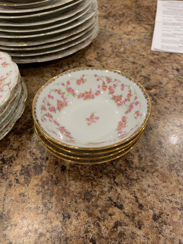 Antique Dish set  bridal rose in Kitchen & Dining Wares in Trenton