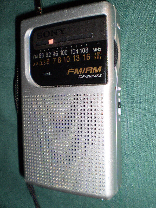 Portable Radios - Realistic Sony Westfalia Panasonic in General Electronics in City of Toronto - Image 2