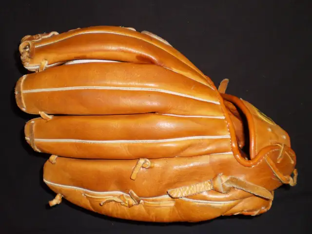 Baseball Gloves, Left and Right Hand in Baseball & Softball in City of Toronto - Image 2