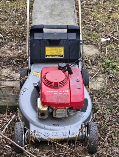 Looking to Buy any Honda Lawnmower in need of repairs or services. If you have something collecting...