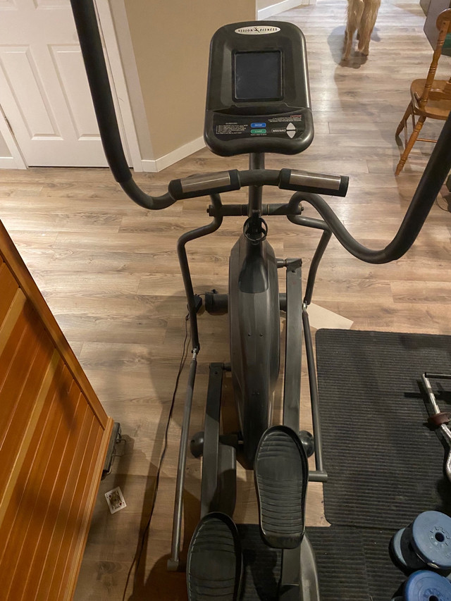  Vision fitness elliptical x6100 in Exercise Equipment in Winnipeg - Image 2