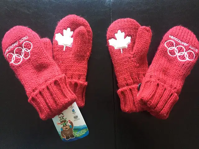 2010 VANCOUVER WINTER OLYMPICS TEAM CANADA RED MITTENS - TODDLER62864744141185122