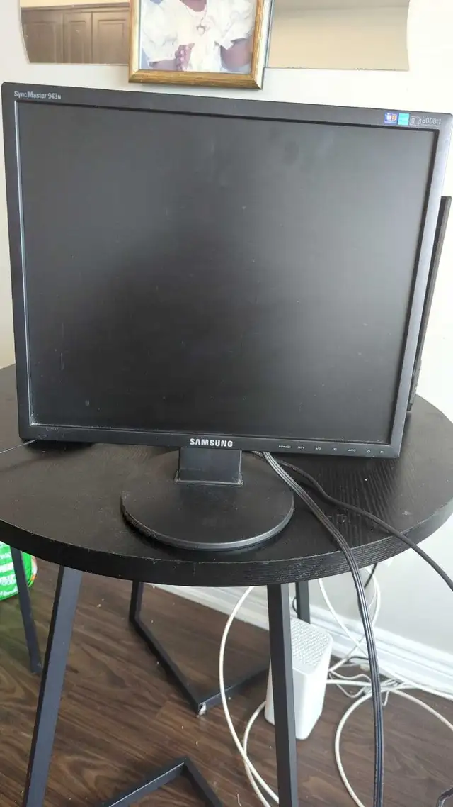 Computer monitor in Monitors in Mississauga / Peel Region - Image 2