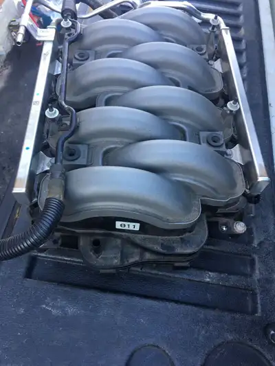 If Ad is up items available comes with fuel rails and fuel injectors as shown in pictures removed fr...