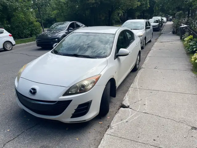 $2150  Mazda 3 2010